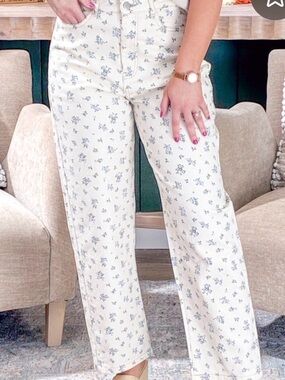 Blu Pepper/JOA Floral Ecru Pattern Jeans High-Waisted. Large.